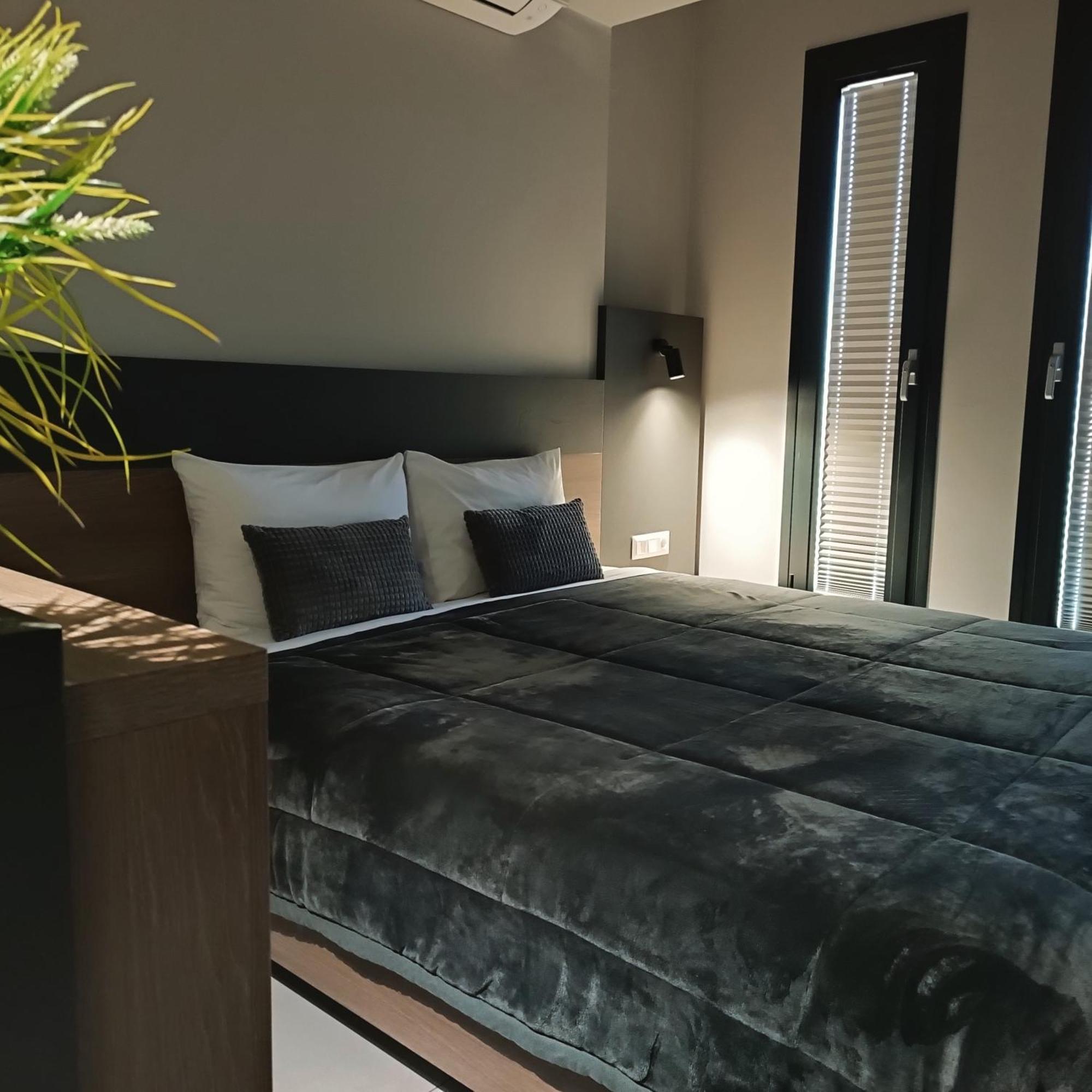 Elizabeth Queen Luxury Rooms Паралия-Катерини Экстерьер фото