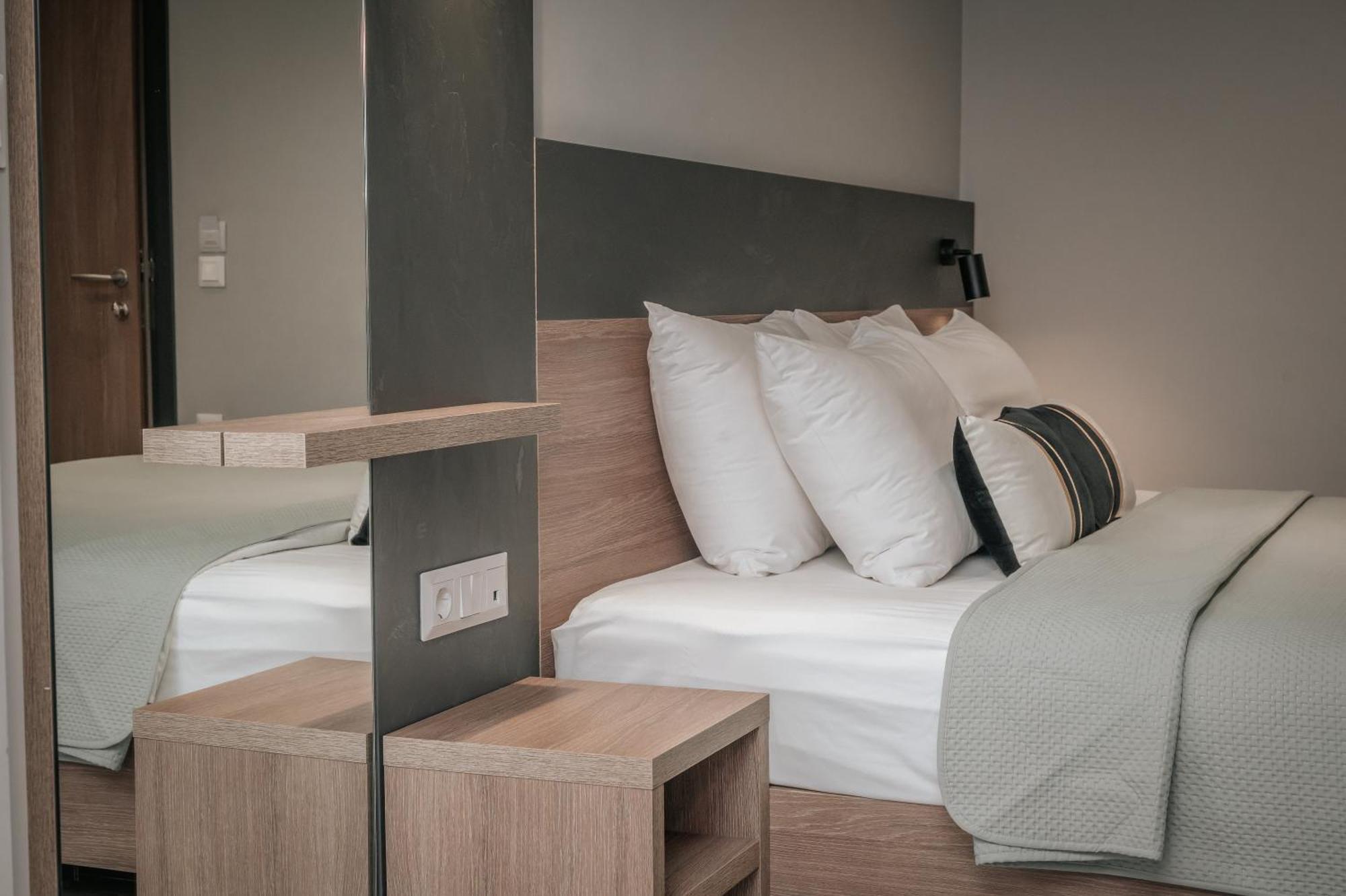 Elizabeth Queen Luxury Rooms Паралия-Катерини Экстерьер фото