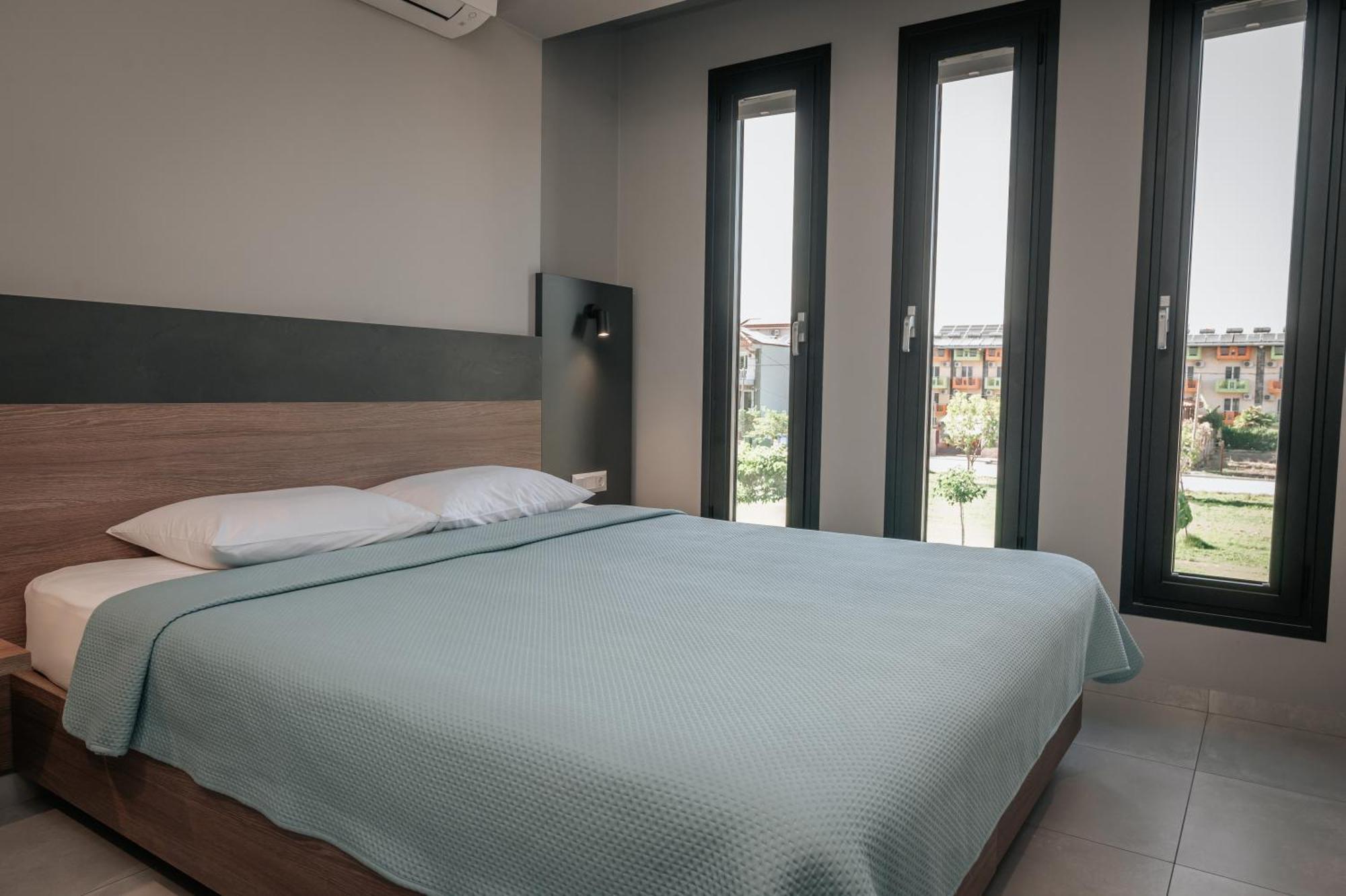 Elizabeth Queen Luxury Rooms Паралия-Катерини Экстерьер фото